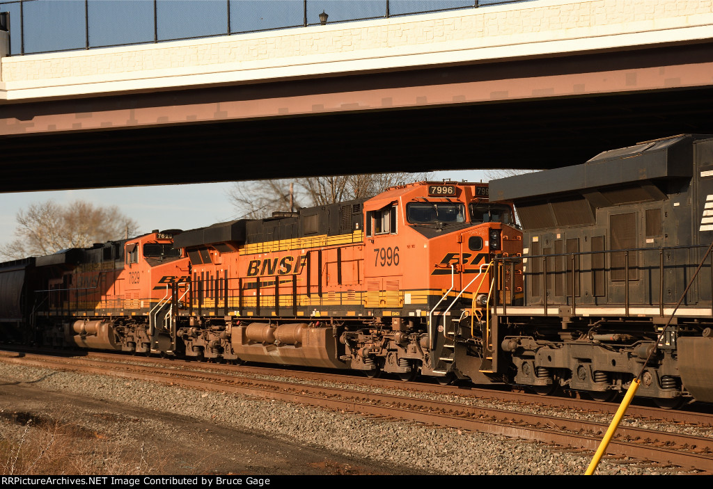 BNSF 7996